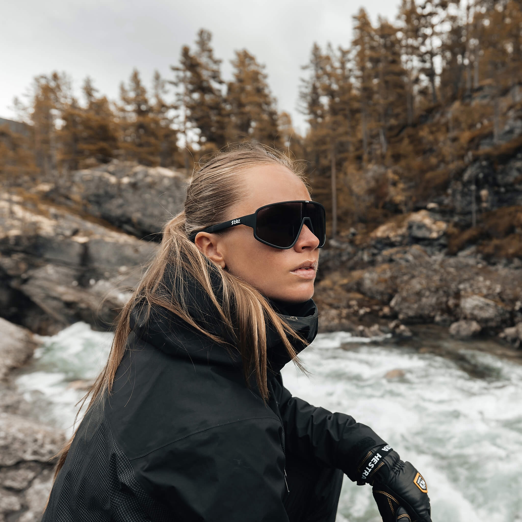 Sunglasses Bliz A004 L (0-135) with Smoke lens and Matte Black frame Image 3 of 6 Sunglasses Bliz A004 L (0-135) with Smoke lens and Matte Black frame Image 3 of 6